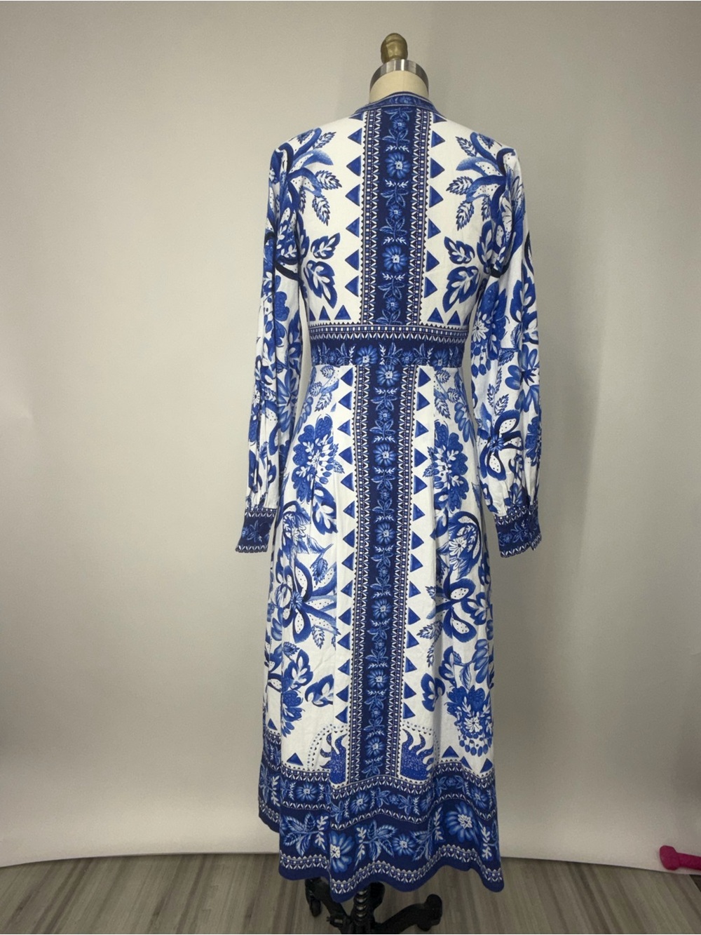 Caroline Constas Floral Tapestry
Midi Dress Size XS Blue White
Mediterranean - Picture 4 of 11